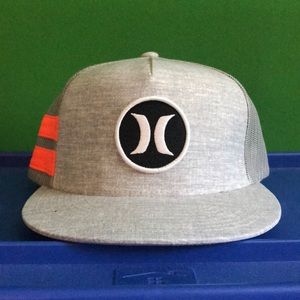 Hurley trucker hat (gray/orange)